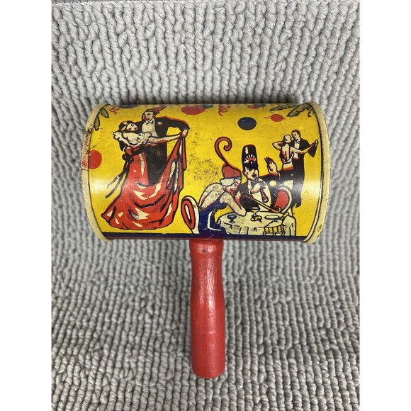 Vintage Tin Noisemaker Patriotic Celebration with Wooden‎ Handle. Rattle Toy - Picture 1 of 8
